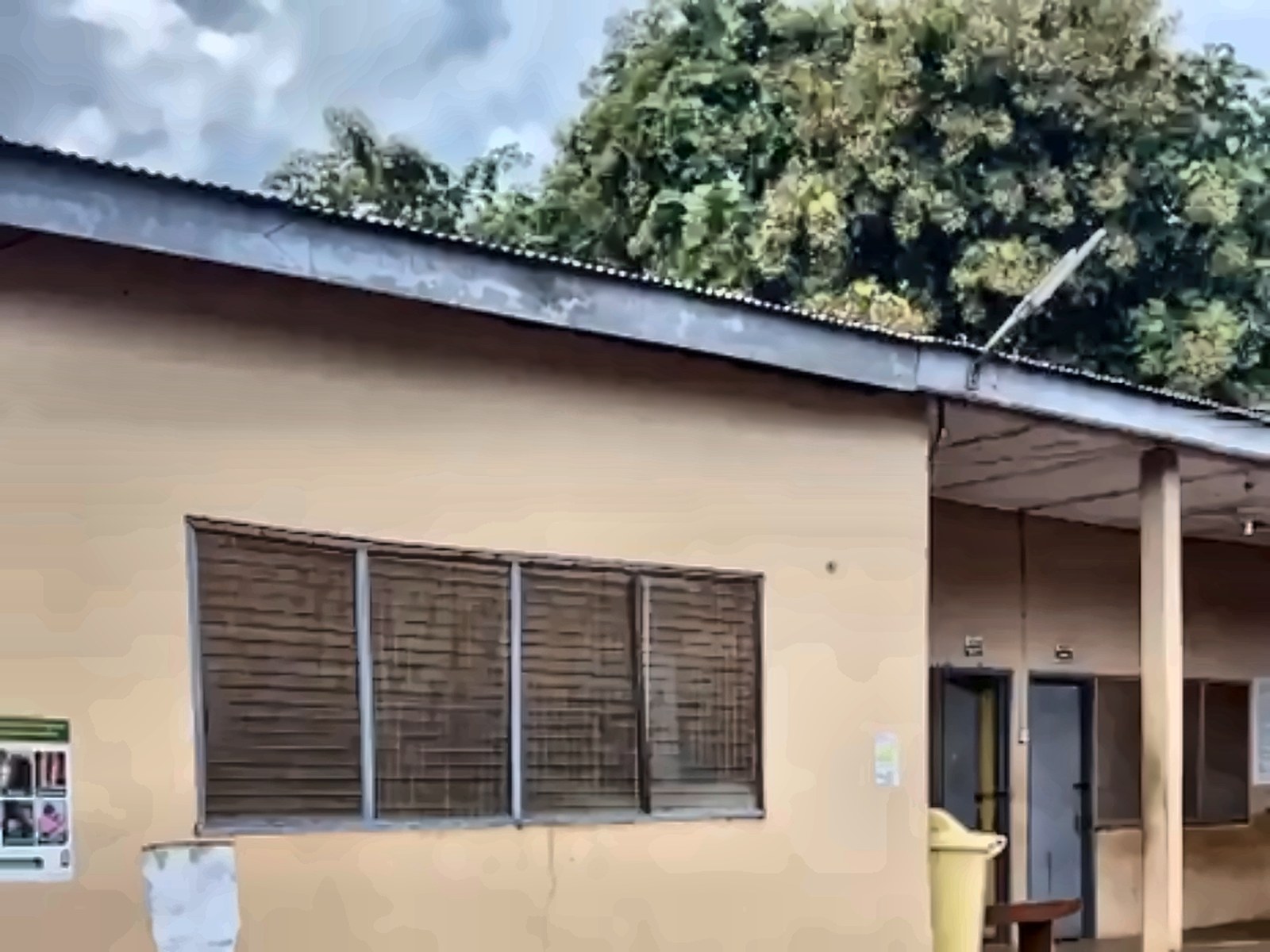 The existing Lungni Health Centre building