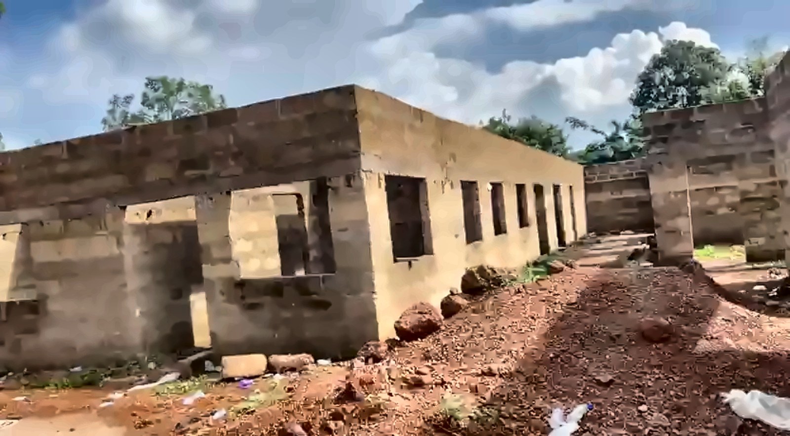The new Lungni Health Centre under construction